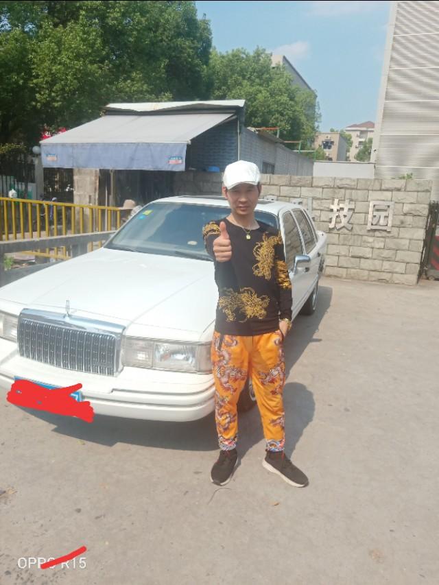 閱兵儀式上的紅旗車，歷史與榮耀的象征，閱兵儀式上的紅旗車，歷史與榮耀的永恒象征