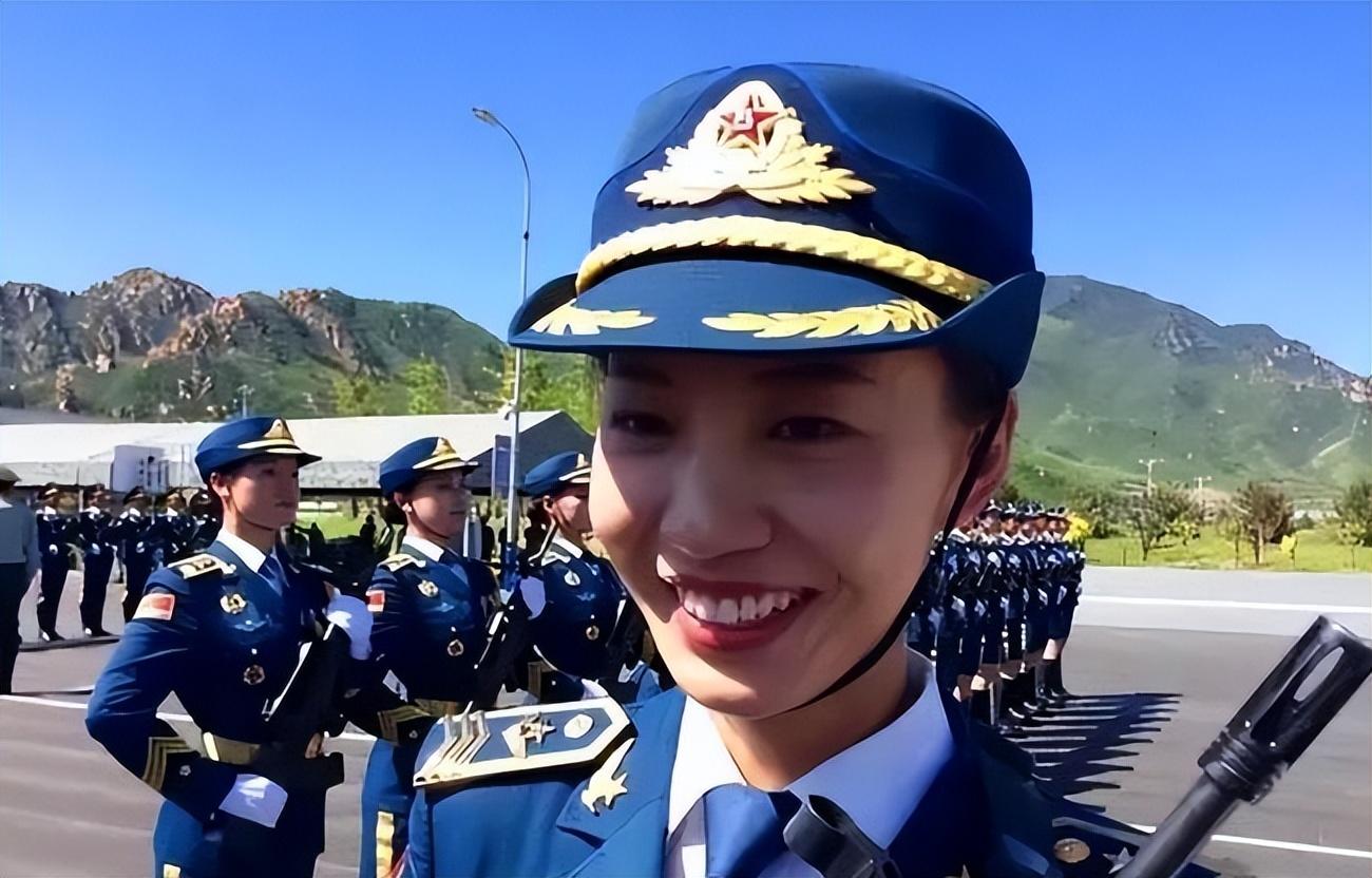 中國(guó)儀仗隊(duì)最美女兵，中國(guó)儀仗隊(duì)最美女兵風(fēng)采驚艷