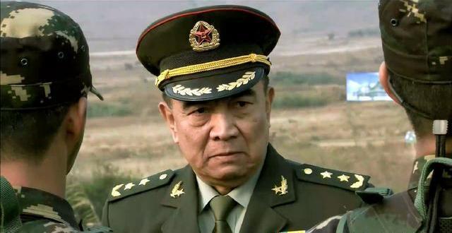 軍士長(zhǎng)和軍官的區(qū)別與關(guān)系，軍隊(duì)中的不同角色解析，軍士長(zhǎng)與軍官的區(qū)別及角色解析，軍隊(duì)中的多重角色探討