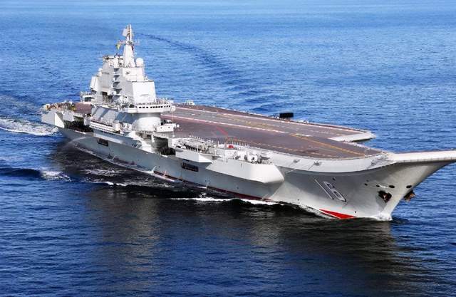 遼寧艦女艦長(zhǎng)，海軍之光，時(shí)代之典范，遼寧艦女艦長(zhǎng)，海軍之光，時(shí)代典范，巾幗英雄展英姿