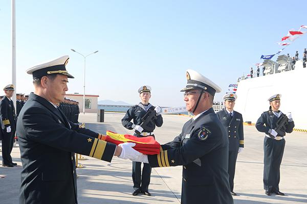西寧艦艦長(zhǎng)，一位海軍將領(lǐng)的榮耀與擔(dān)當(dāng)，西寧艦艦長(zhǎng)，海軍將領(lǐng)的榮耀與擔(dān)當(dāng)之路