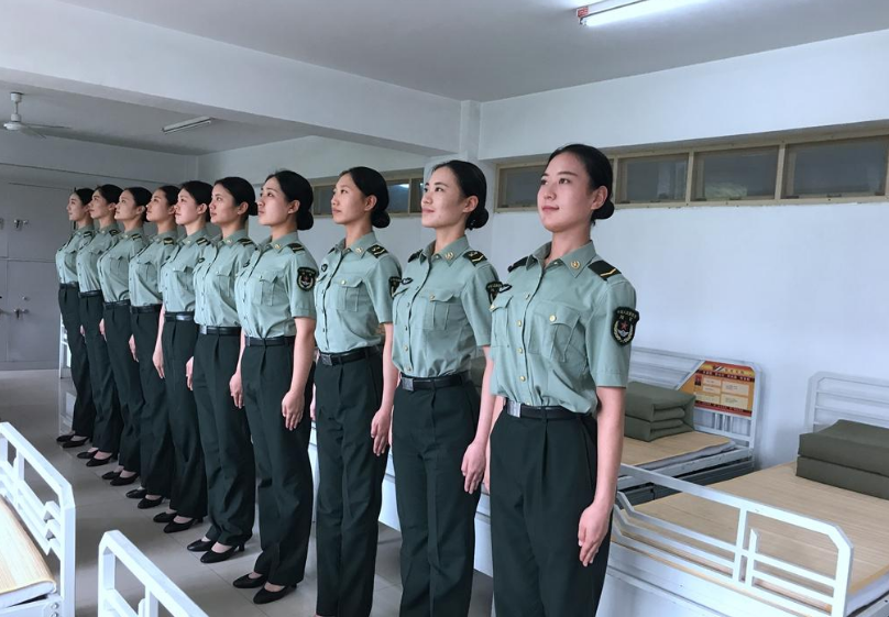 中國三軍儀仗隊中的美女，璀璨星辰下的巾幗英雄，中國三軍儀仗隊中的璀璨星辰，巾幗英雄之美女風采