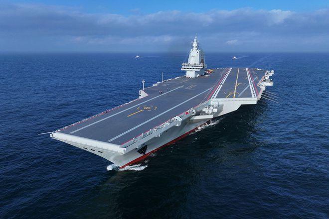 航空母艦的長(zhǎng)度究竟有多少米？，航空母艦長(zhǎng)度揭秘，究竟有多少米？