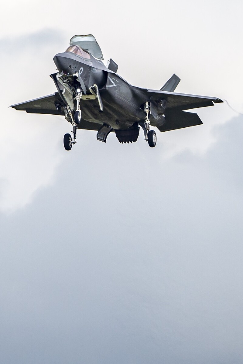 F-35B戰(zhàn)斗機(jī)，空中霸主的技術(shù)革新與全球影響力，F(xiàn)-35B戰(zhàn)斗機(jī)，技術(shù)革新引領(lǐng)空中霸主，全球影響力日益彰顯