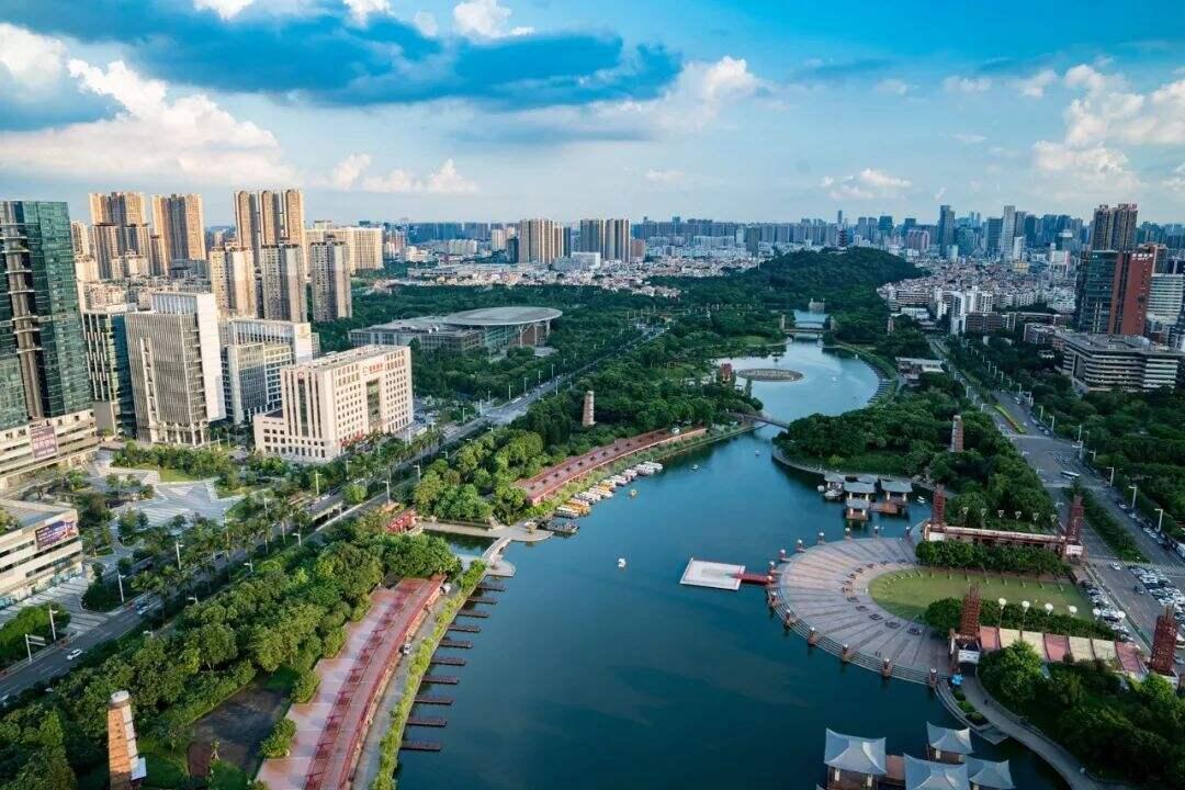 新澳門2025年正版免費公開，探索未來的機遇與挑戰(zhàn)，澳門未來展望，機遇與挑戰(zhàn)并存（2025正版免費公開）