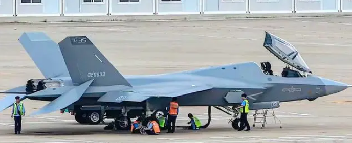 殲-35戰(zhàn)斗機(jī)首飛，探索未來空中力量的里程碑事件，殲-35戰(zhàn)斗機(jī)首飛，空中力量里程碑事件，探索未來空中霸主之路