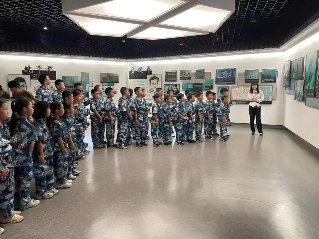 軍事夏令營活動項目豐富多樣，體驗軍事文化，鍛煉個人潛能，軍事夏令營，豐富活動體驗軍事文化，鍛煉個人潛能成長之旅