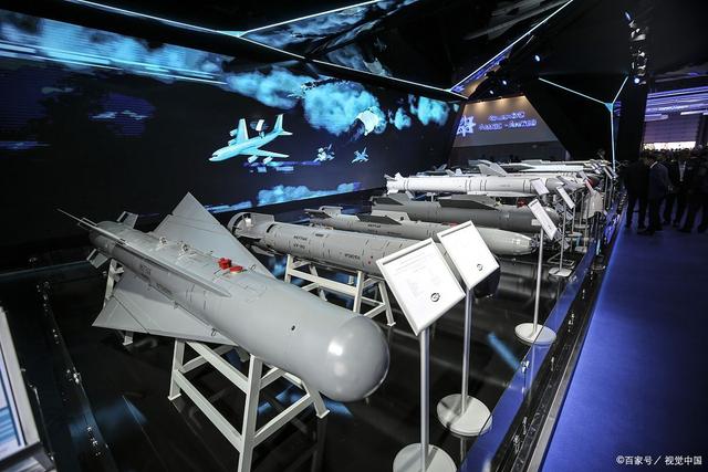 最新軍事科技發(fā)展成果，引領(lǐng)全球軍事變革的力量，全球軍事變革的引領(lǐng)者，最新軍事科技發(fā)展成果揭秘